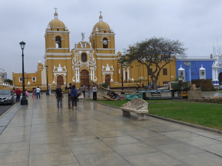 Central square Trujillo.