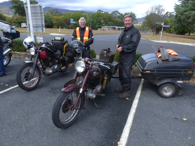 Two vintage Ariel's....one pulling a bike trailer!